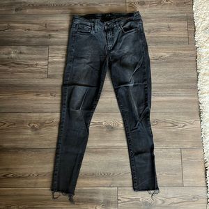 Joe’s Jeans Skinny Ankle- Black- 30